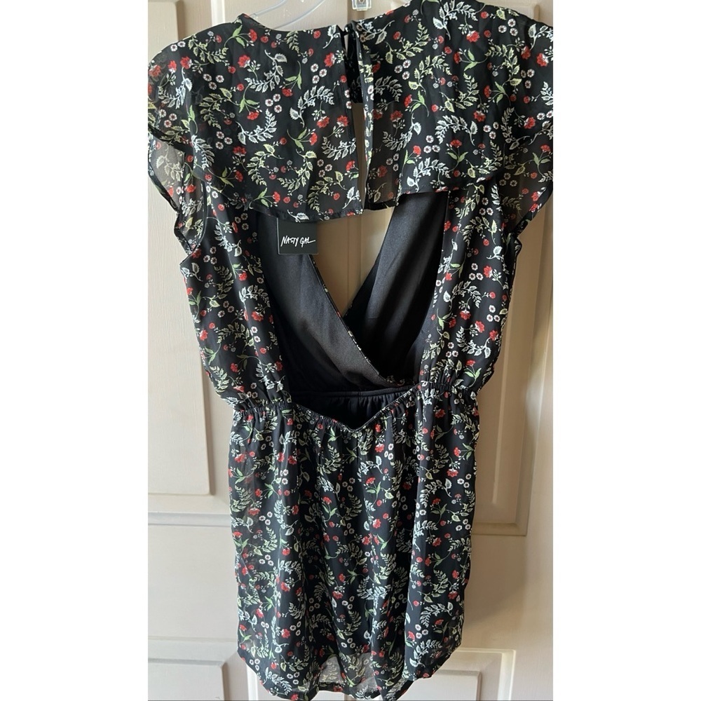 Nasty Gal Black Ditzy Floral Open Back Playsuit Romper Cottagecore NWT 8 #1137 - Picture 6 of 6
